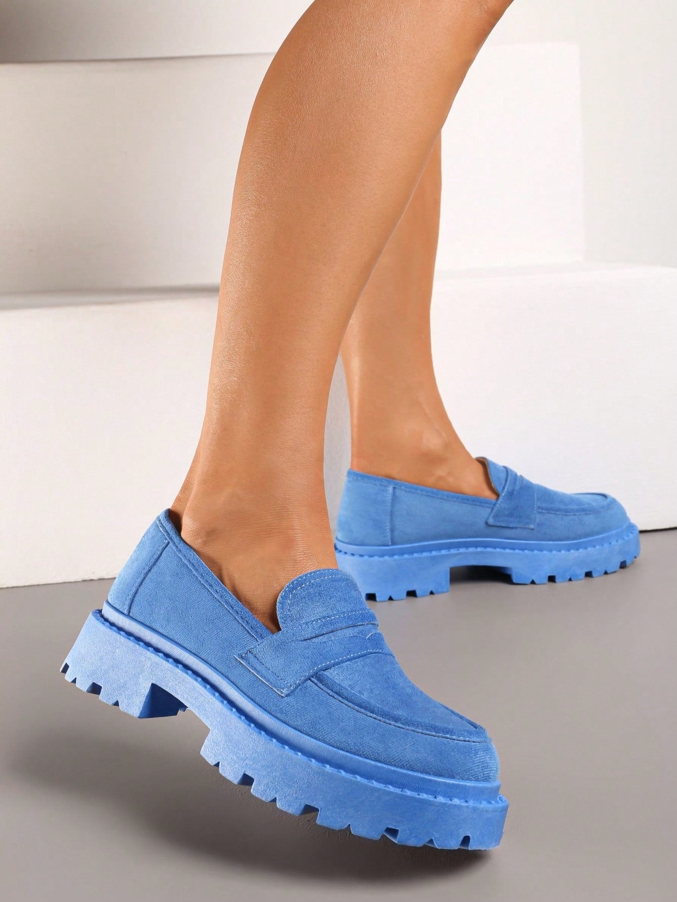 AZALURA — Élégance urbaine moderne